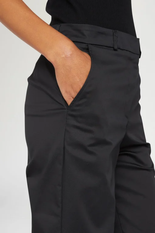 Pantaloni Slim Neri